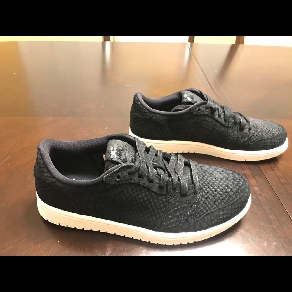 New Nike Air Jordan 1 Retro Low Python Sneaker 9.5